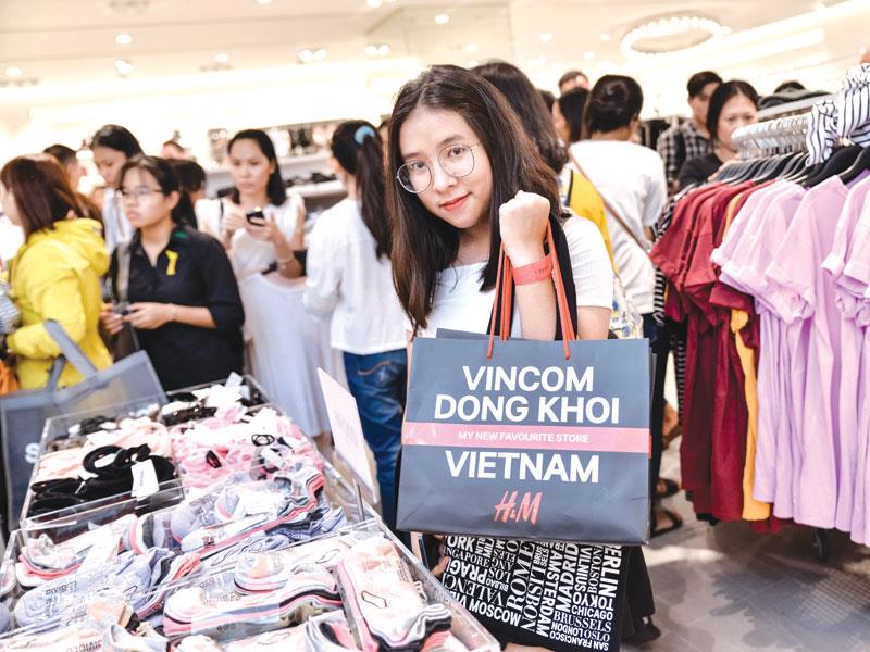 Gia nhập thị trường Việt Nam, H&M cùng Zara thổi bùng cơn sốt thời trang nhanh